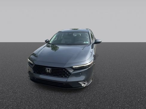 Used 2023 Honda Accord Touring image 4