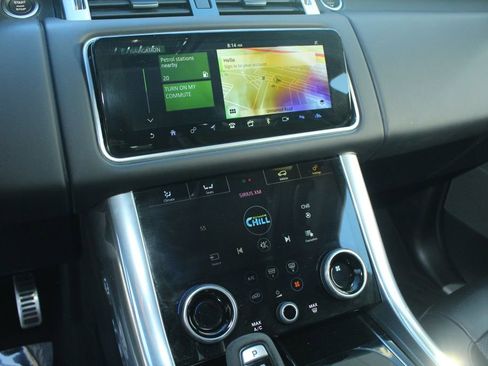 Used 2022 Land Rover Range Rover Sport HST image 17