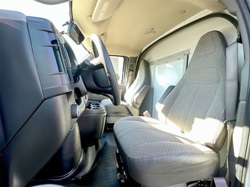 Used 2017 Chevrolet Express 3500 image 16