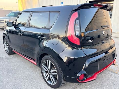Used 2015 Kia Soul + image 3