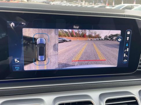 Used 2024 Mercedes-Benz GLS 450 4MATIC image 19