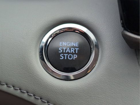 Used 2022 Toyota Highlander XLE image 23