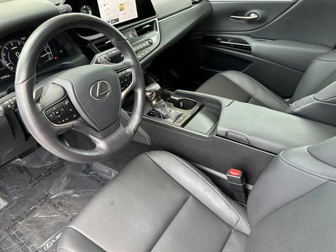 Certified 2024 Lexus ES 350 w/ Premium Package image 11