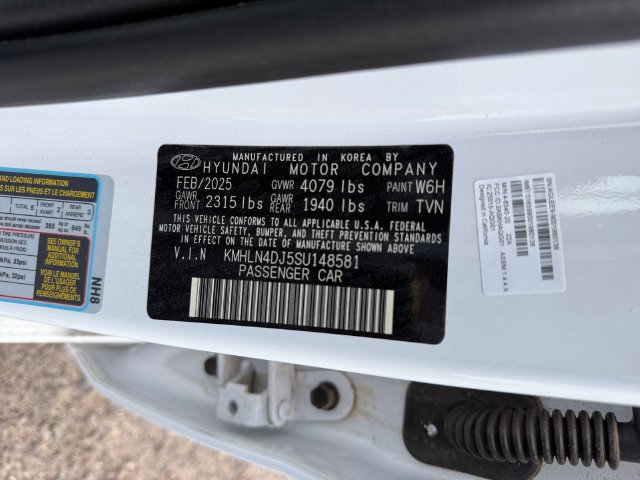 Used 2025 Hyundai Elantra Limited FWD image 33