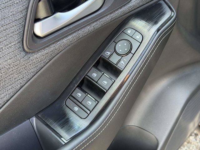Used 2023 Nissan Rogue SV AWD/4WD image 16