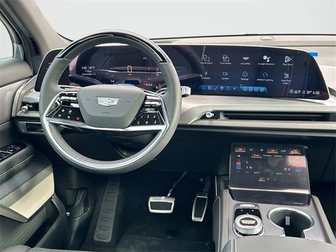 New 2026 Cadillac Vistiq Luxury w/ LPO, Floor Liner Package image 2