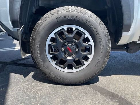 Used 2024 Toyota Tacoma TRD Off-Road w/ TRD Off Road Upgrade Package AWD/4WD image 36