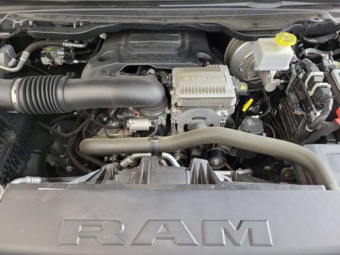Used 2023 RAM 1500 Laramie AWD/4WD image 10