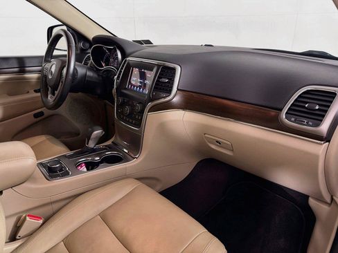 Used 2018 Jeep Grand Cherokee Limited AWD/4WD image 32
