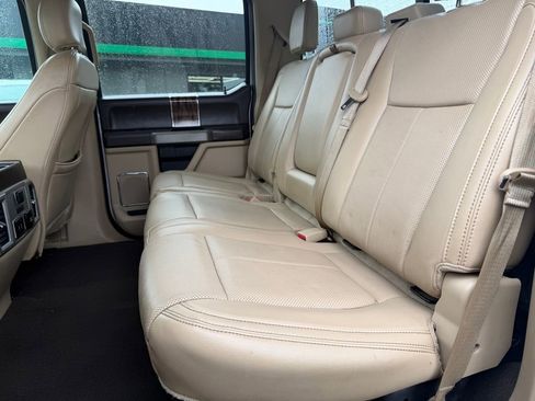 Used 2018 Ford F150 Lariat w/ Equipment Group 502A Luxury AWD/4WD image 18