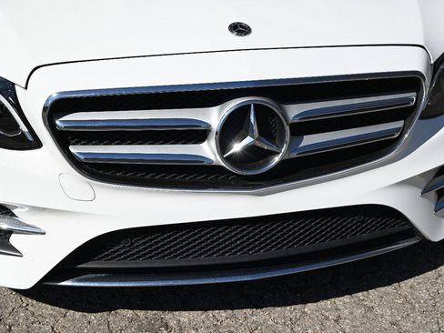 Used 2017 Mercedes-Benz E 300 image 5