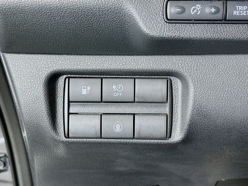 Used 2023 Nissan Leaf S image 16