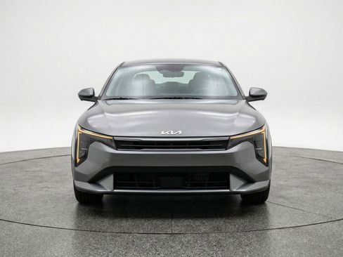 Used 2025 Kia K4 FWD image 2