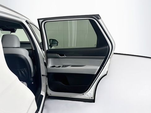 Used 2025 Hyundai Palisade SEL FWD image 33