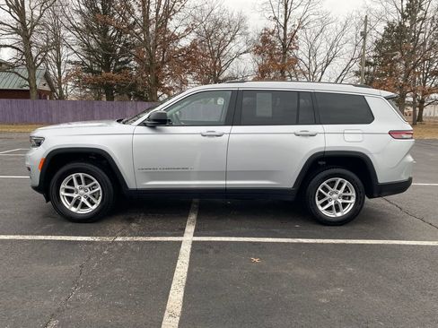 Used 2023 Jeep Grand Cherokee L Laredo RWD image 4
