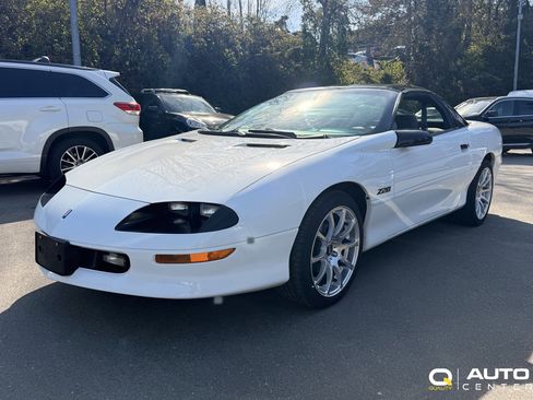 Used 1994 Chevrolet Camaro Z28 image 1