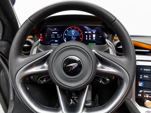 Used 2024 McLaren 750S Spider image 15