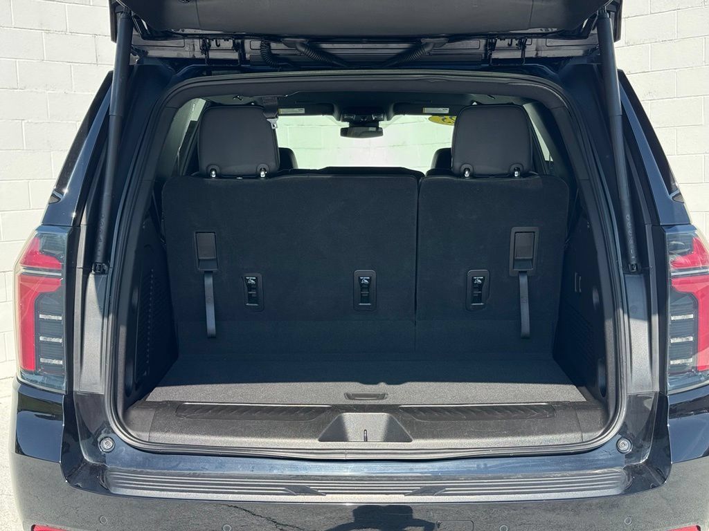Used 2025 Chevrolet Tahoe LT RWD image 16