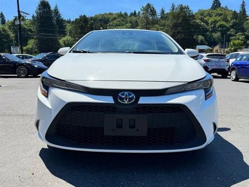 Used 2022 Toyota Corolla LE image 4