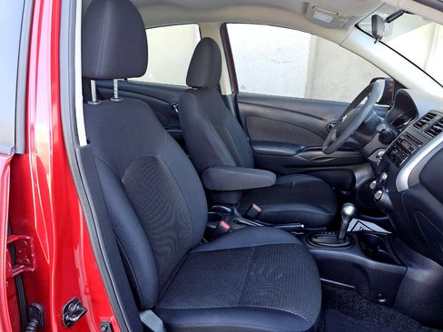 Used 2013 Nissan Versa SV image 27