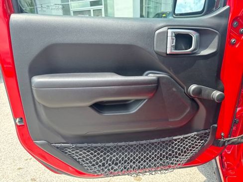 Used 2018 Jeep Wrangler Unlimited Sport AWD/4WD image 9