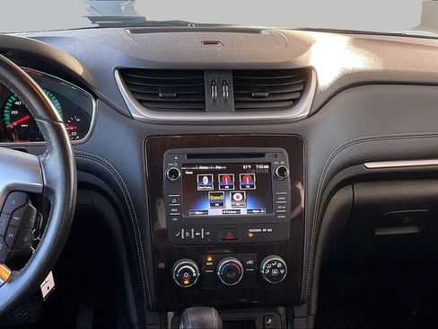 Used 2017 Chevrolet Traverse LT FWD image 8