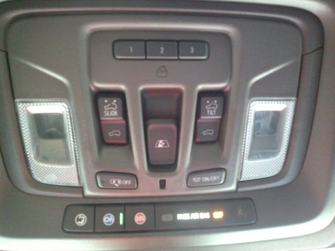 Used 2021 GMC Sierra 2500 Denali w/ Denali Ultimate Package image 22