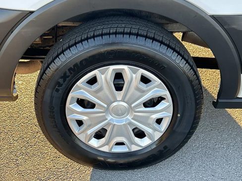 Used 2023 Ford Transit 350 XLT image 13