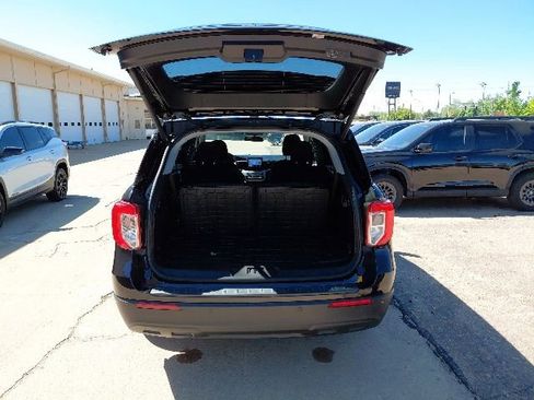 Used 2022 Ford Explorer XLT AWD/4WD image 32