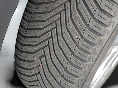 Used 2023 Toyota Highlander Limited image 19