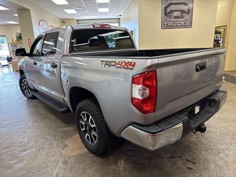 Used 2019 Toyota Tundra SR5 w/ TRD Off Road Package AWD/4WD image 10