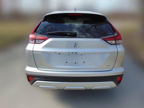 Used 2025 Mitsubishi Eclipse Cross SE image 2