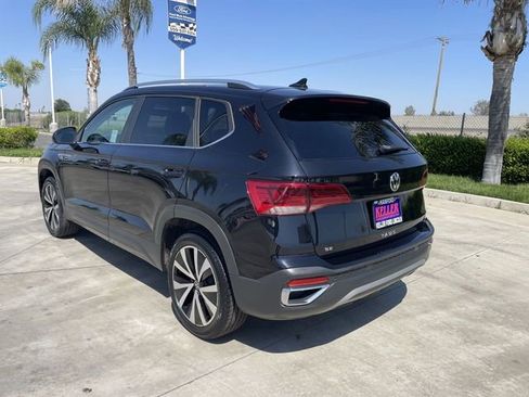 Used 2022 Volkswagen Taos SE FWD image 6