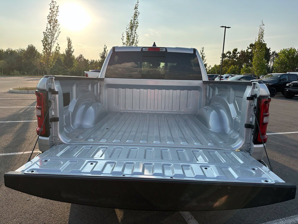 New 2026 RAM 1500 Express AWD/4WD image 15