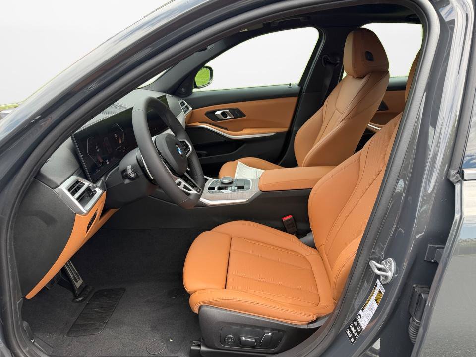 New 2026 BMW 330i xDrive Sedan w/ M Sport Package AWD/4WD image 9