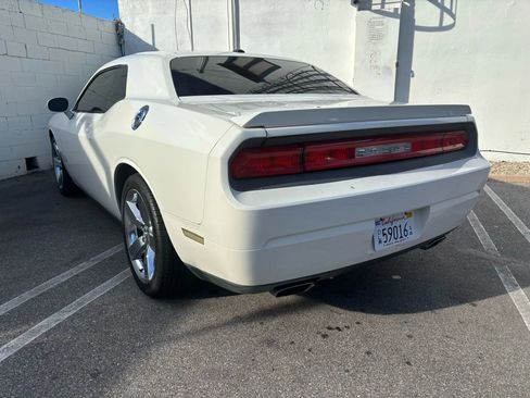 Used 2009 Dodge Challenger R/T image 10