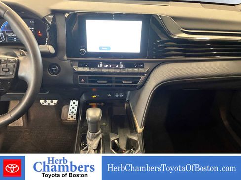 Used 2025 Toyota Camry SE w/ Convenience Package AWD/4WD image 18