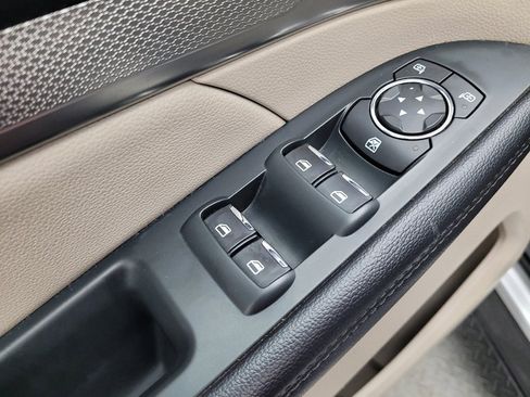 Used 2019 Ford Explorer XLT FWD image 27