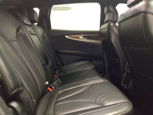 Used 2017 Lincoln MKX Select w/ Select Plus Package FWD image 19