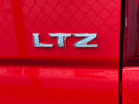 Used 2022 Chevrolet Silverado 3500 LTZ w/ LTZ Convenience Package image 8