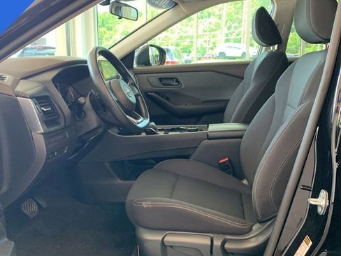 Used 2023 Nissan Rogue S AWD/4WD image 3