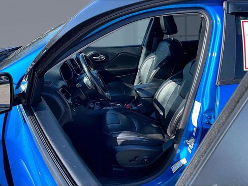 Used 2019 Jeep Cherokee Trailhawk image 26