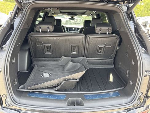 Used 2024 Buick Enclave Avenir w/ Avenir Technology Package image 31