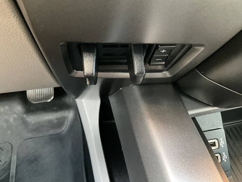 Used 2019 Ford F150 XLT w/ Equipment Group 302A Luxury AWD/4WD image 23