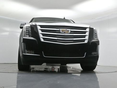 Used 2016 Cadillac Escalade ESV Platinum image 45