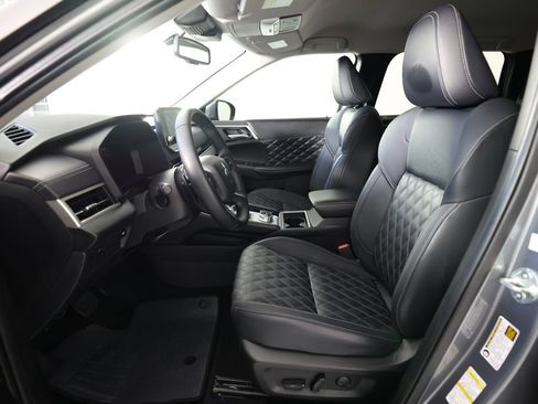 Used 2024 Mitsubishi Outlander SEL AWD/4WD image 16