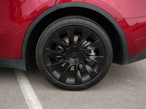 Used 2024 Tesla Model Y Long Range AWD/4WD image 43