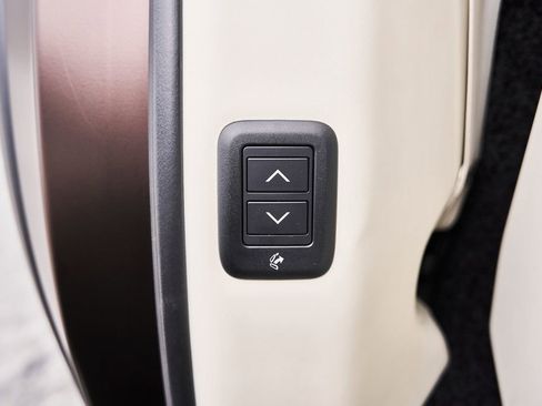 Used 2024 Land Rover Range Rover Long Wheelbase SE image 53