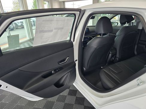 New 2026 Hyundai Elantra Limited FWD image 34
