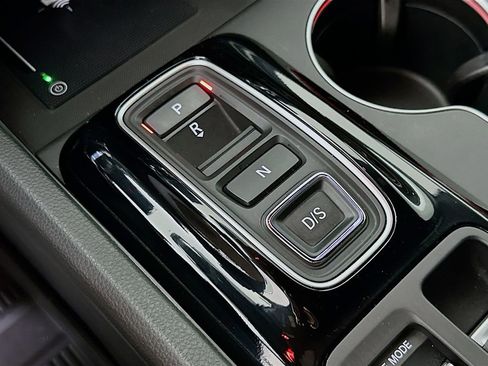 Used 2025 Honda Pilot Black Edition image 35